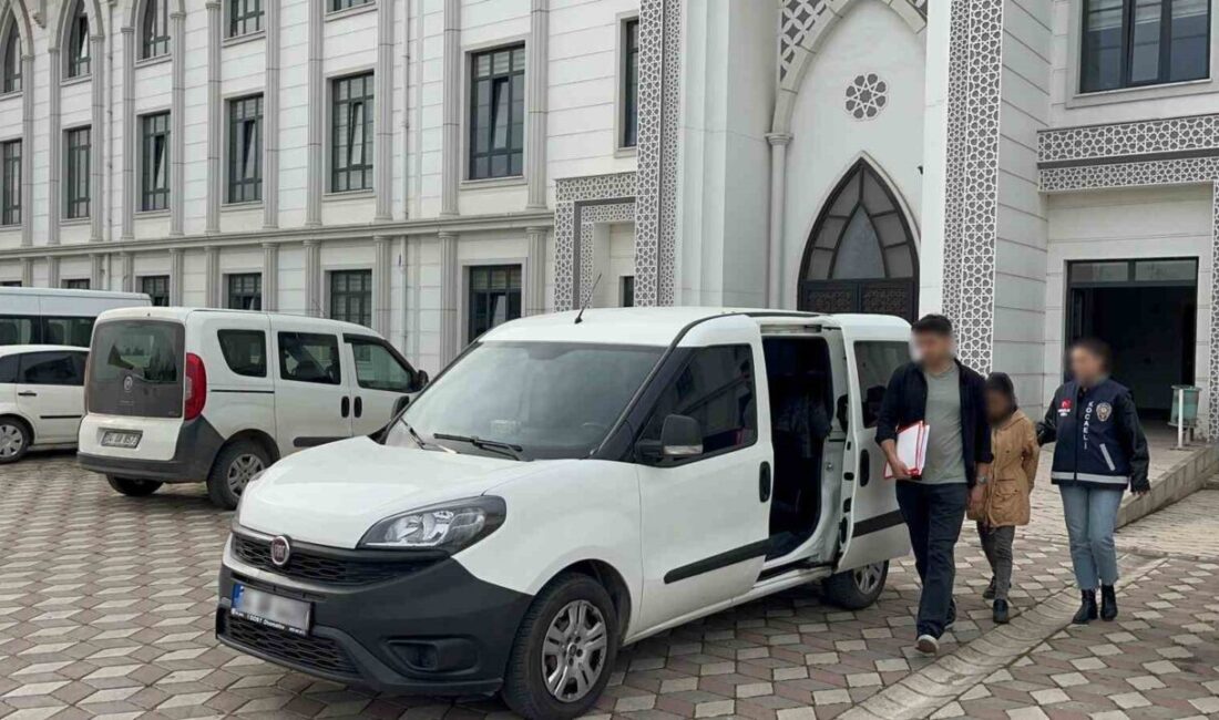 Kocaeli'nin Darıca ilçesinde iki evden toplam 320 bin TL değerinde