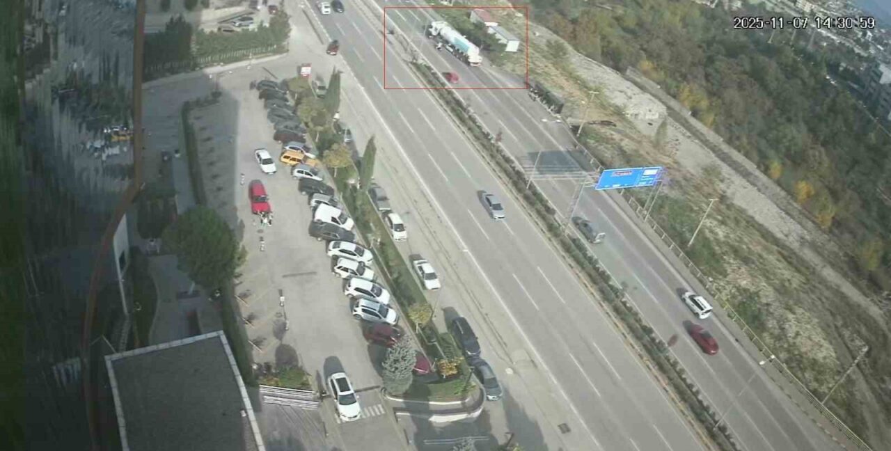 Karabük'te LPG tankerinin, önündeki otomobile çarpmamak için yaptığı ani manevra