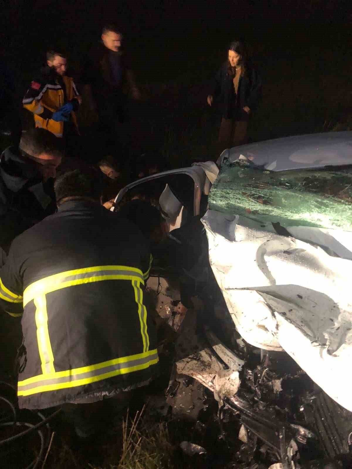 Kırklareli'nin Pınarhisar ilçesinde iki otomobilin çarpışması sonucu meydana gelen kazada