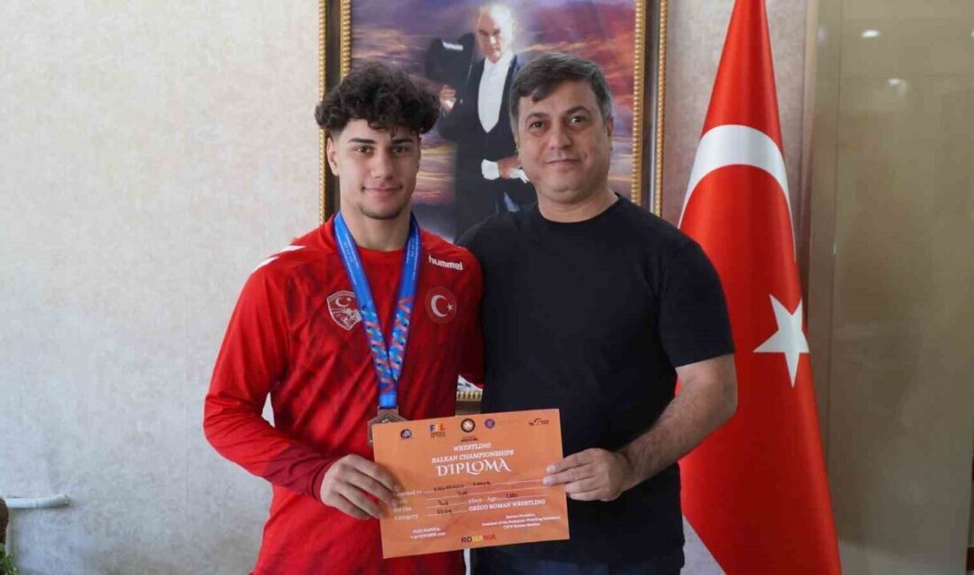 Manisa Gençlik ve Spor İl Müdürü Yunus Öztürk, U20 Grekoromen