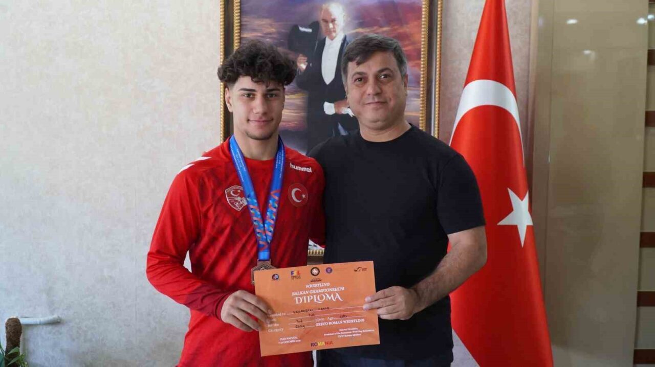 Manisa Gençlik ve Spor İl Müdürü Yunus Öztürk, U20 Grekoromen