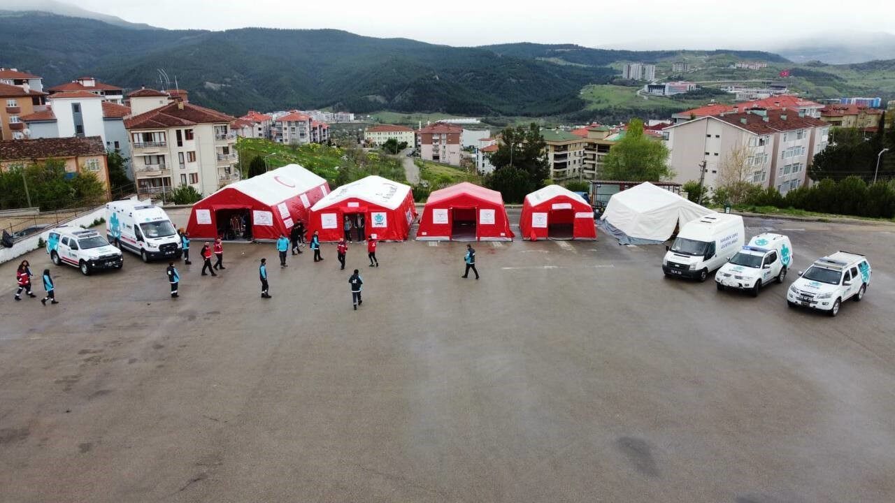 Karabük İl Sağlık Müdürlüğü, UMKE ile sahra hastanesi kapasitesini artırarak