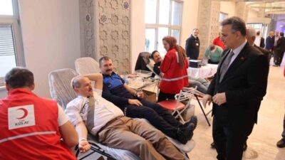 Samsun’un İlkadım Belediyesi, Türk Kızılay işbirliğiyle kan bağış kampanyası düzenledi.