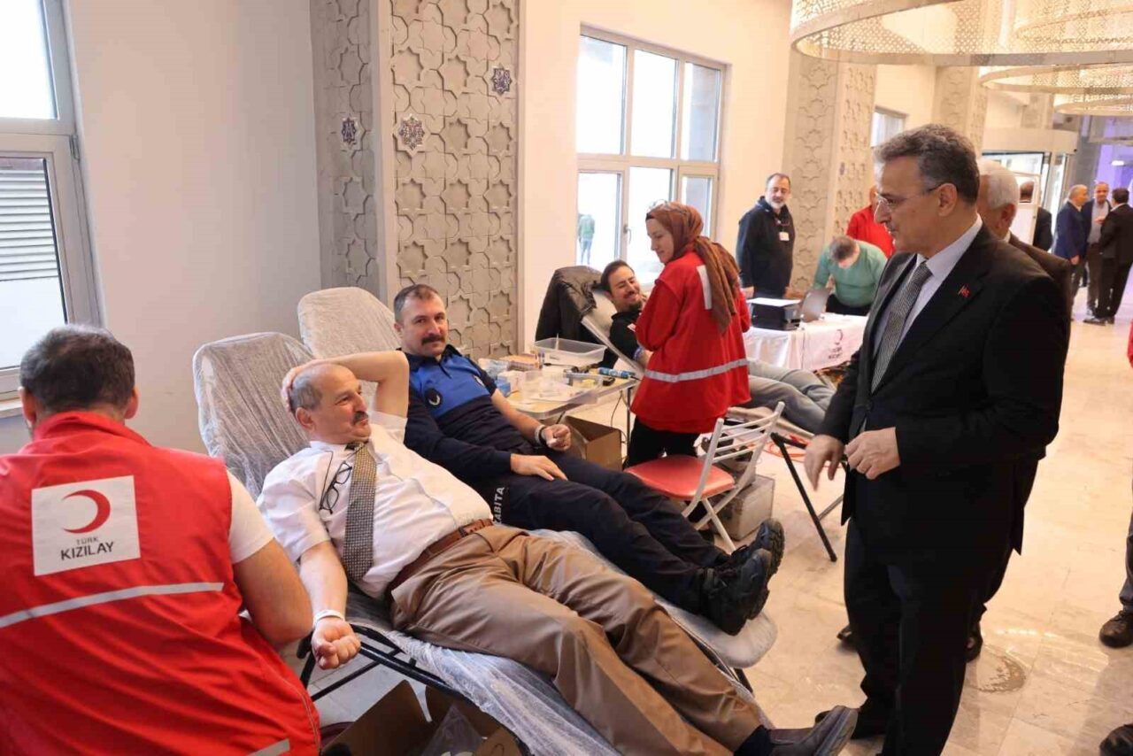 Samsun’un İlkadım Belediyesi, Türk Kızılay işbirliğiyle kan bağış kampanyası düzenledi.
