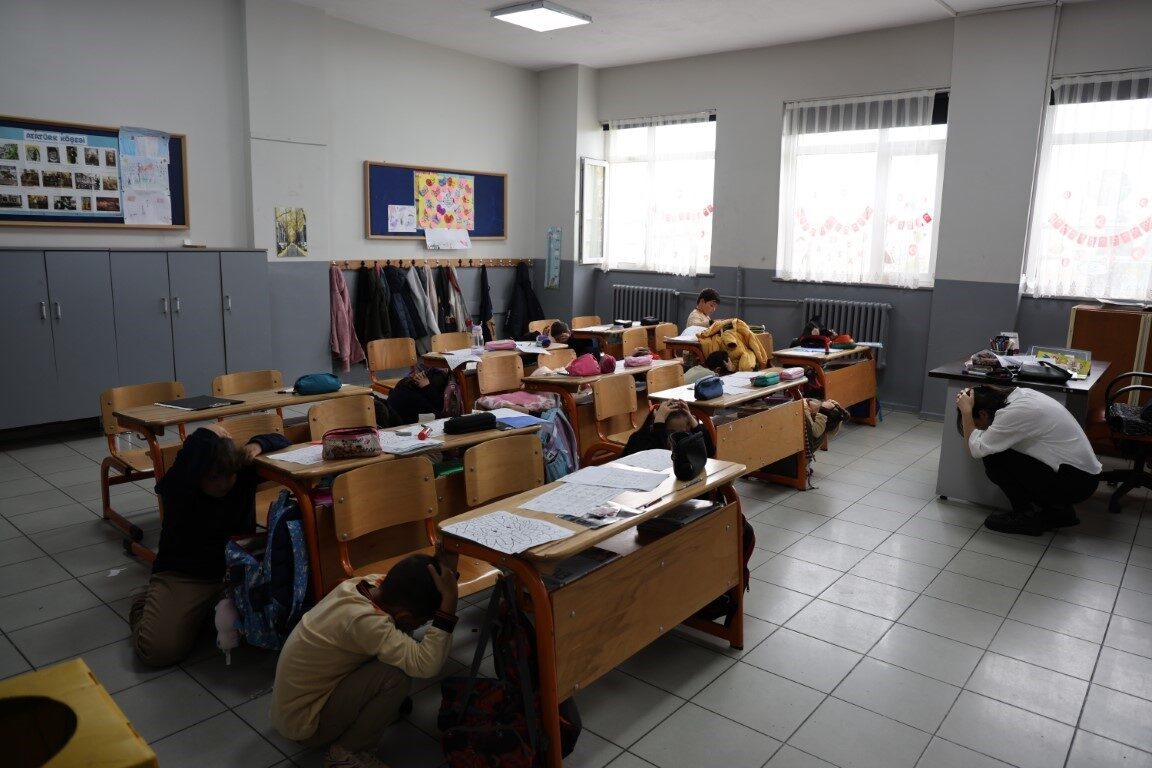 Kartepe'de Karatepe ve Şirinsulhiye ilkokullarında, Kartepe Belediyesi ve Kocaeli Büyükşehir