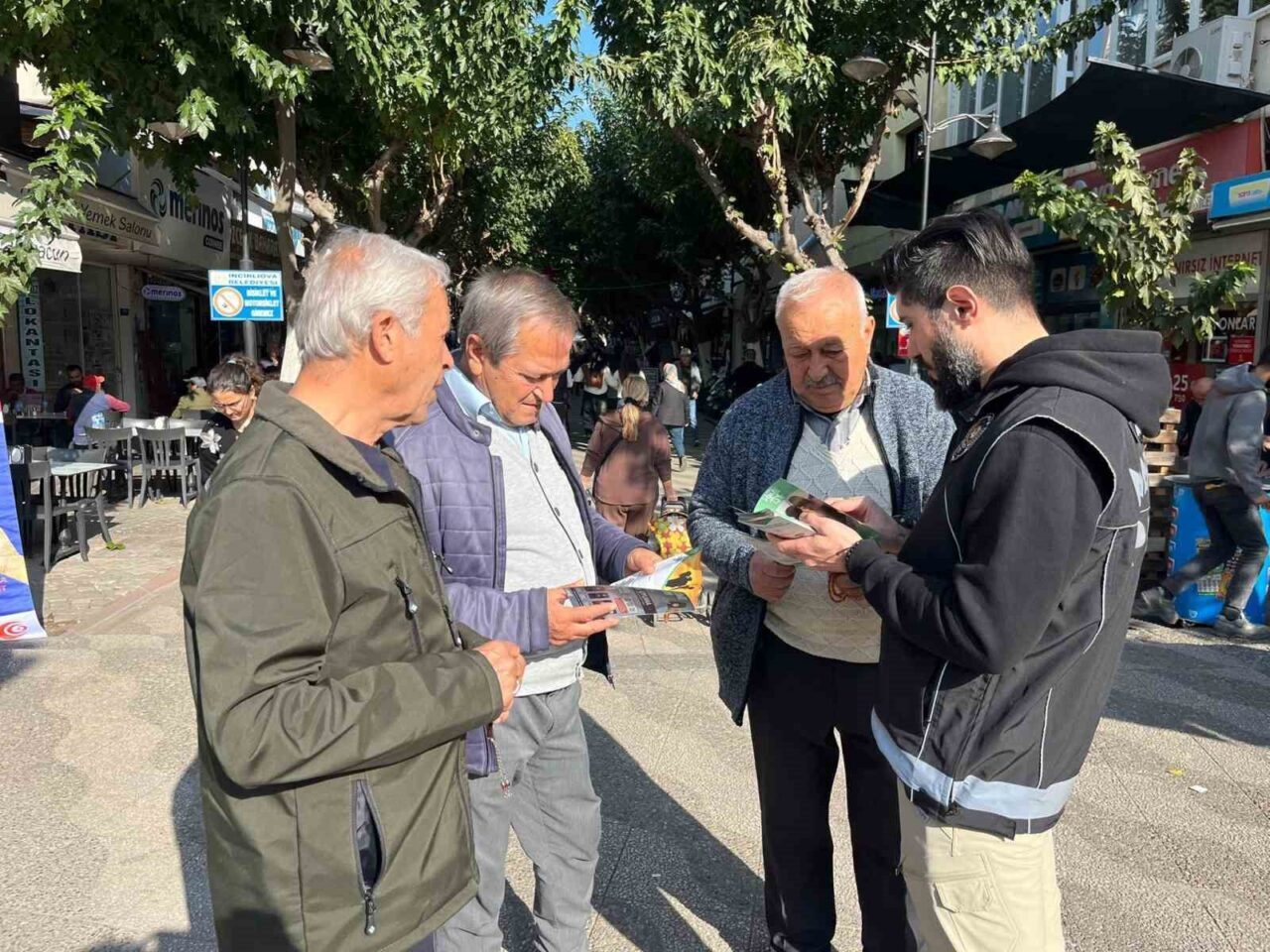 Aydın İl Emniyet Müdürlüğü, uyuşturucu ile mücadele kapsamında İncirliova'da bilgilendirme