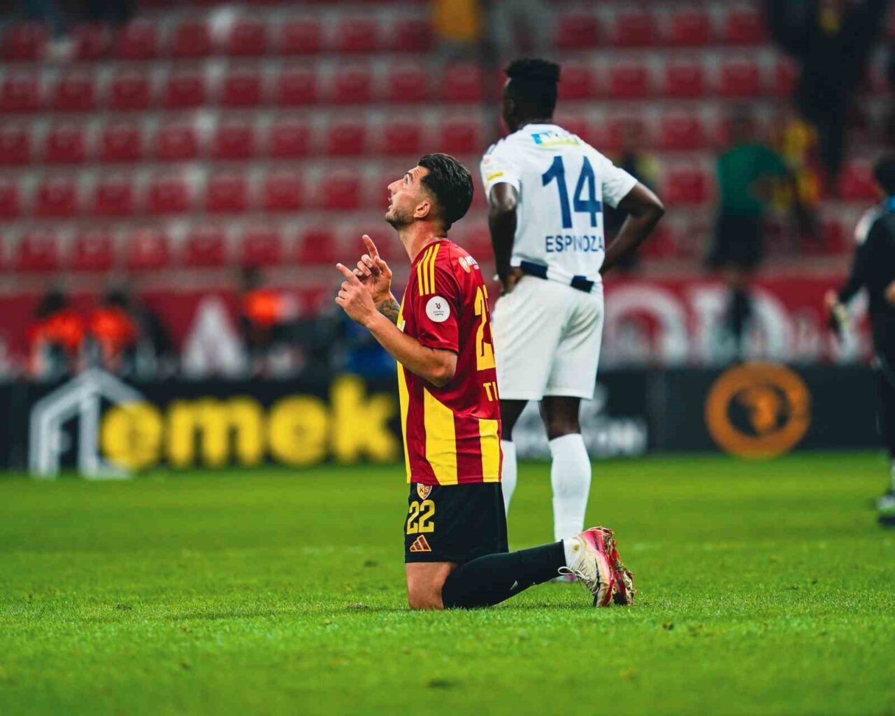 Kayserispor'un Arnavut futbolcusu Indrit Tuci, Kasımpaşa'ya karşı 82. dakikada attığı