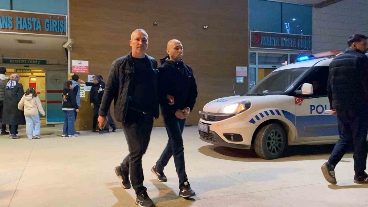 Bursa'nın İnegöl ilçesinde, tost işletmesi sahibi Mustafa Tokgöz, Mustafa Y.