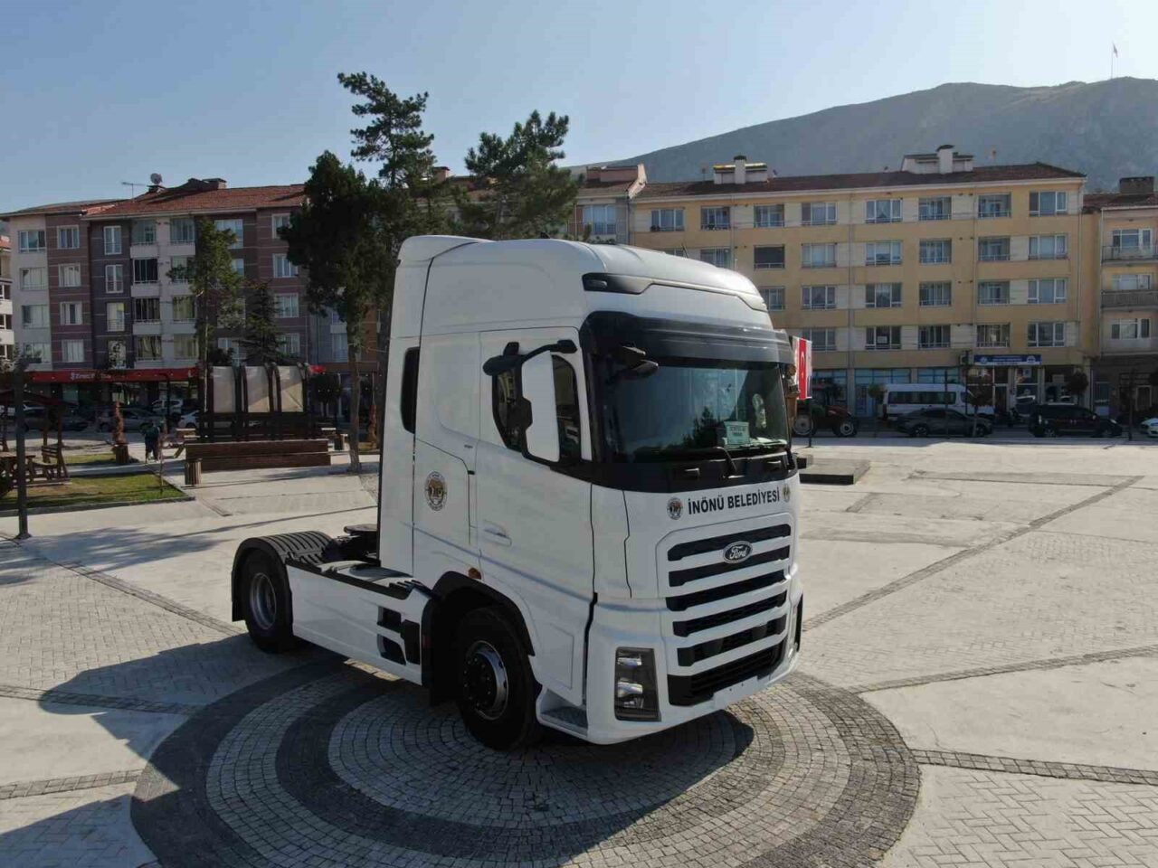 İnönü Belediye Başkanı Serhat Hamamcı’nın öncülüğünde başlatılan Semi Treyler Alım