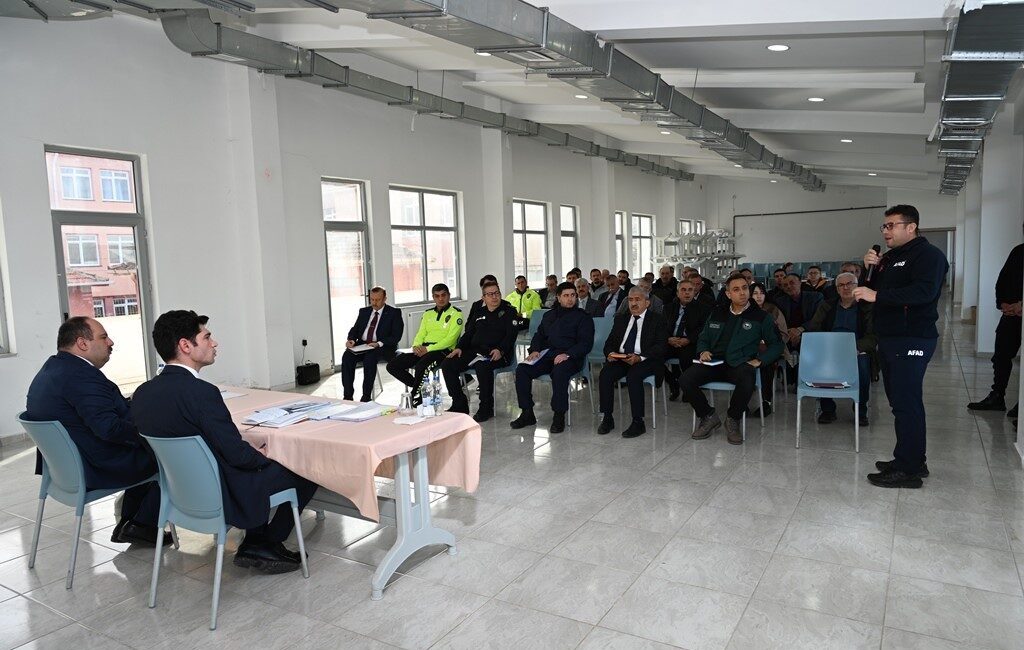 İnönü'de kış mevsiminde alınacak önlemler için Belediye Başkanı Serhat Hamamcı'nın