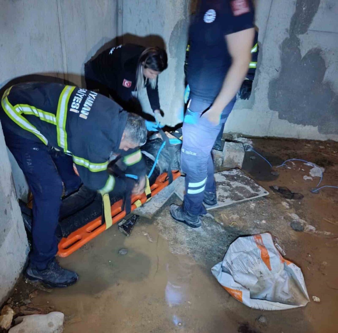 Adıyaman’da İnşaat Halindeki Bir Binanın Boşluğuna Düşen İşçi Yaralandı