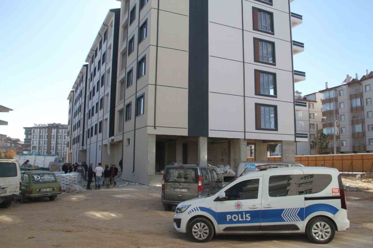 Beyşehir’de İnşaatta Asansör Boşluğuna Düşen Yabancı Uyruklu Kişi Yaralandı