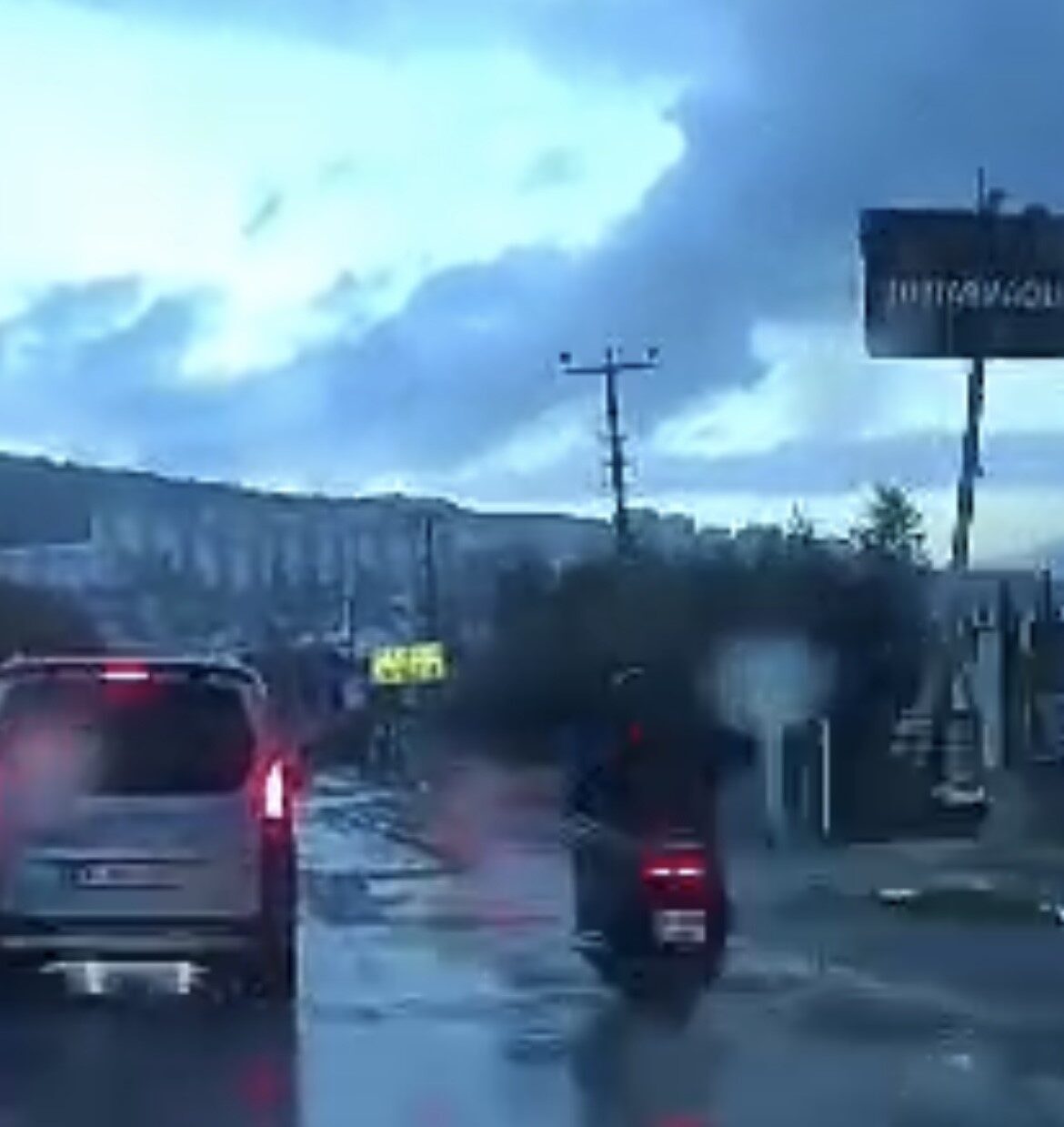 Bursa’nın Orhangazi ilçesinde, sabah saatlerinde meydana gelen trafik kazasında motosiklet