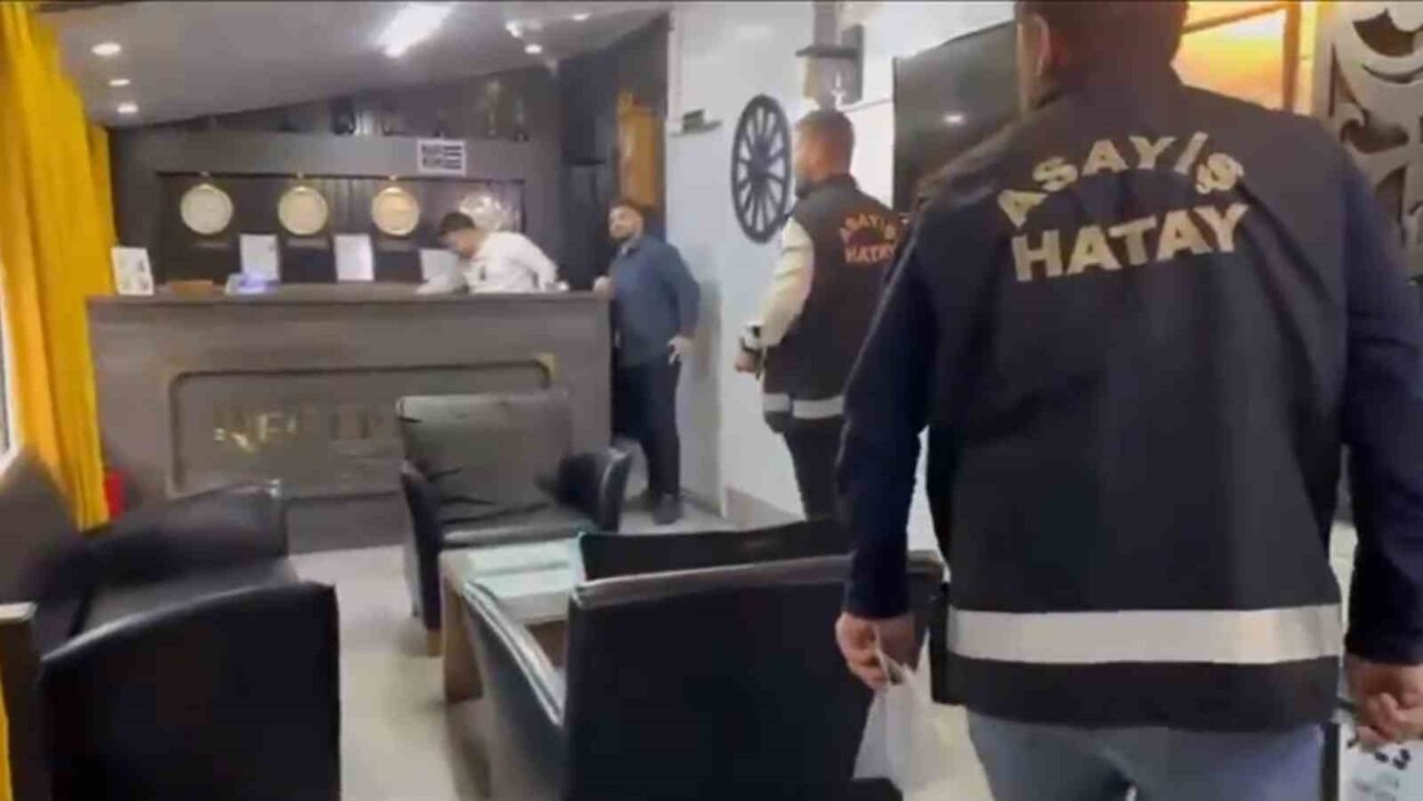 Hatay'ın İskenderun ilçesinde, Emniyet Müdürlüğü ekipleri kayıtdışı günübirlik apartlara yönelik