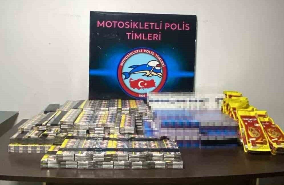 Hatay'ın İskenderun ilçesinde gerçekleştirilen operasyonla bin 830 paket gümrük kaçağı