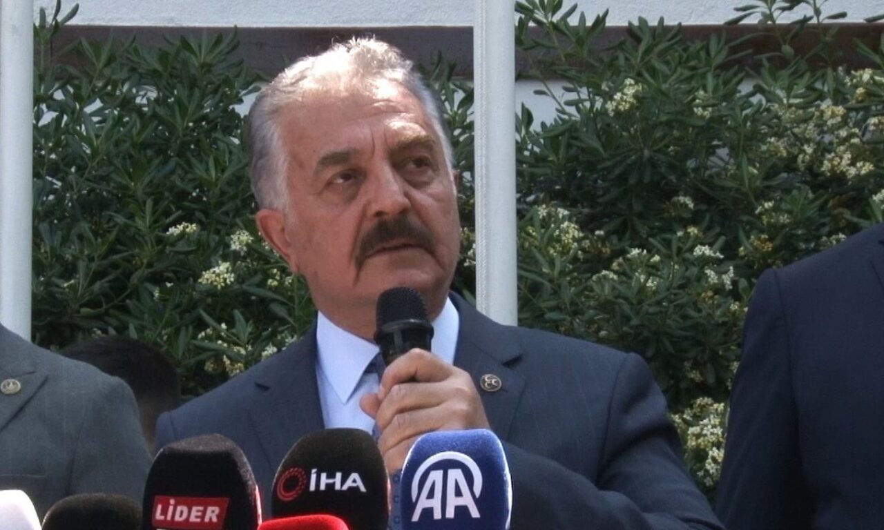 MHP Genel Sekreteri İsmet Büyükataman, İYİ Parti Genel Başkanı Müsavat