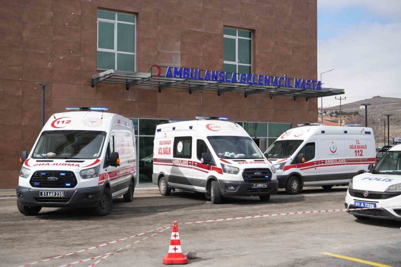 Niğde’de Akşam Yemeği Sonrası 11 Kişi Zehirli Yabani Ot Nedeniyle Hastaneye Kaldırıldı