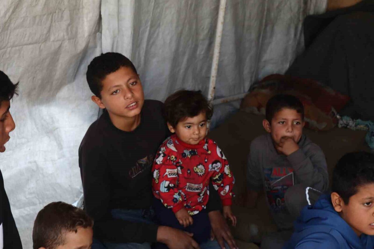 Filistinli Reda Alouwa, Gazze'deki saldırılar sonucu 5 oğlunu kaybederek, 36