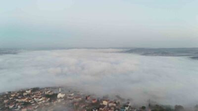 İstanbul Boğazı'nda sabah saatlerinde yoğun sis etkili oldu. Bu durum,