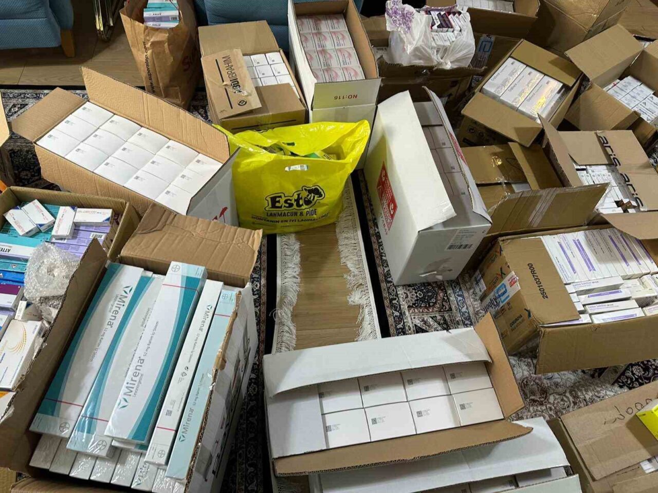 İstanbul İl Sağlık Müdürlüğü, Başakşehir'deki bir eczaneye yaptığı operasyonda, SGK’ya