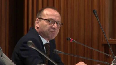 İstanbul'da, 15 Temmuz Şehitler Köprüsü'nün kapandığı özel günlerde metrobüslerin Fatih