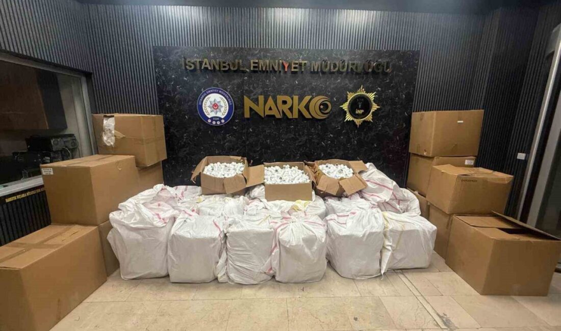 Zeytinburnu’nda Narkotik Ekiplerinin Operasyonu: 577 Bin Sentetik Ecza Hapı Ele Geçirildi Zeytinburnu'nda düzenlenen operasyonda 577 bin 500 sentetik ecza hap ele