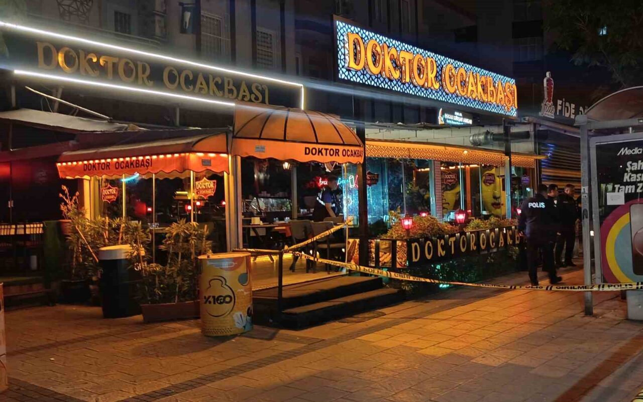 Adana’nın Çukurova ilçesinde Cengiz Durmaz (57), motosikletli iki kişi tarafından