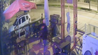 Bursa'nın İnegöl ilçesindeki bir kebapçıdan hırsızlık yapan 15-16 yaşlarındaki şüpheli,