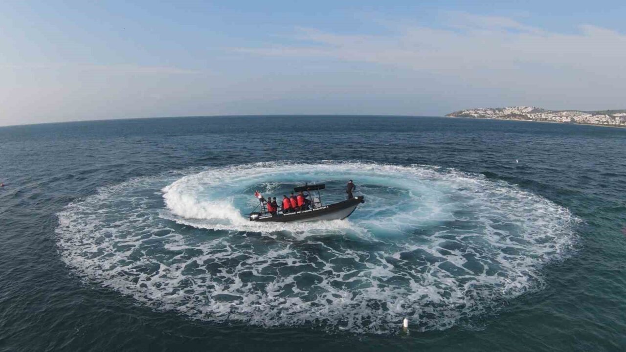 Balıkesir Büyükşehir Belediyesi, itfaiye personeline su altı ve su üstü