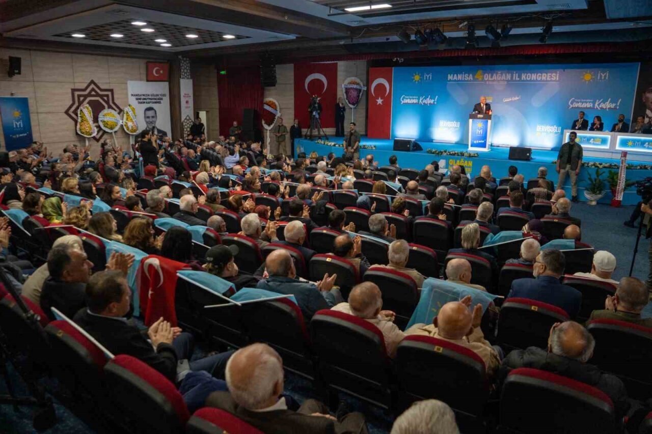 İYİ Parti'nin Manisa 4. Olağan İl Kongresi'nde Yunus Koca, 239