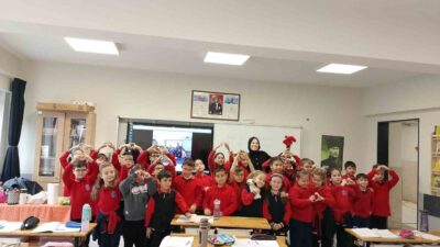 Karabük Şehit Metin Arslan İlkokulu'ndan 2/C sınıfı öğrencileri, Öğretmenler Günü'nde