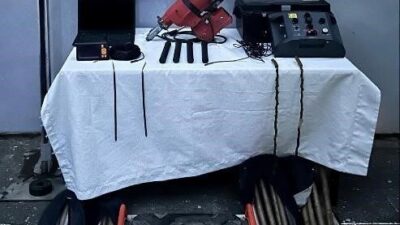 Aydın'ın Germencik ilçesinde tarihi eser kaçakçılığıyla ilgili bir operasyonda, 5