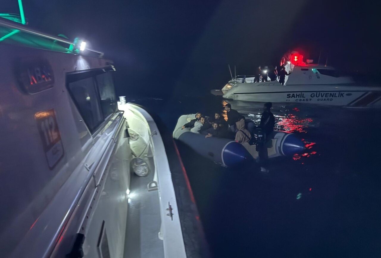 Seferihisar’da Sahil Güvenlik’ten Yasadışı Göçmen Operasyonu: 41 Kişi Kurtarıldı ve Yakalandı