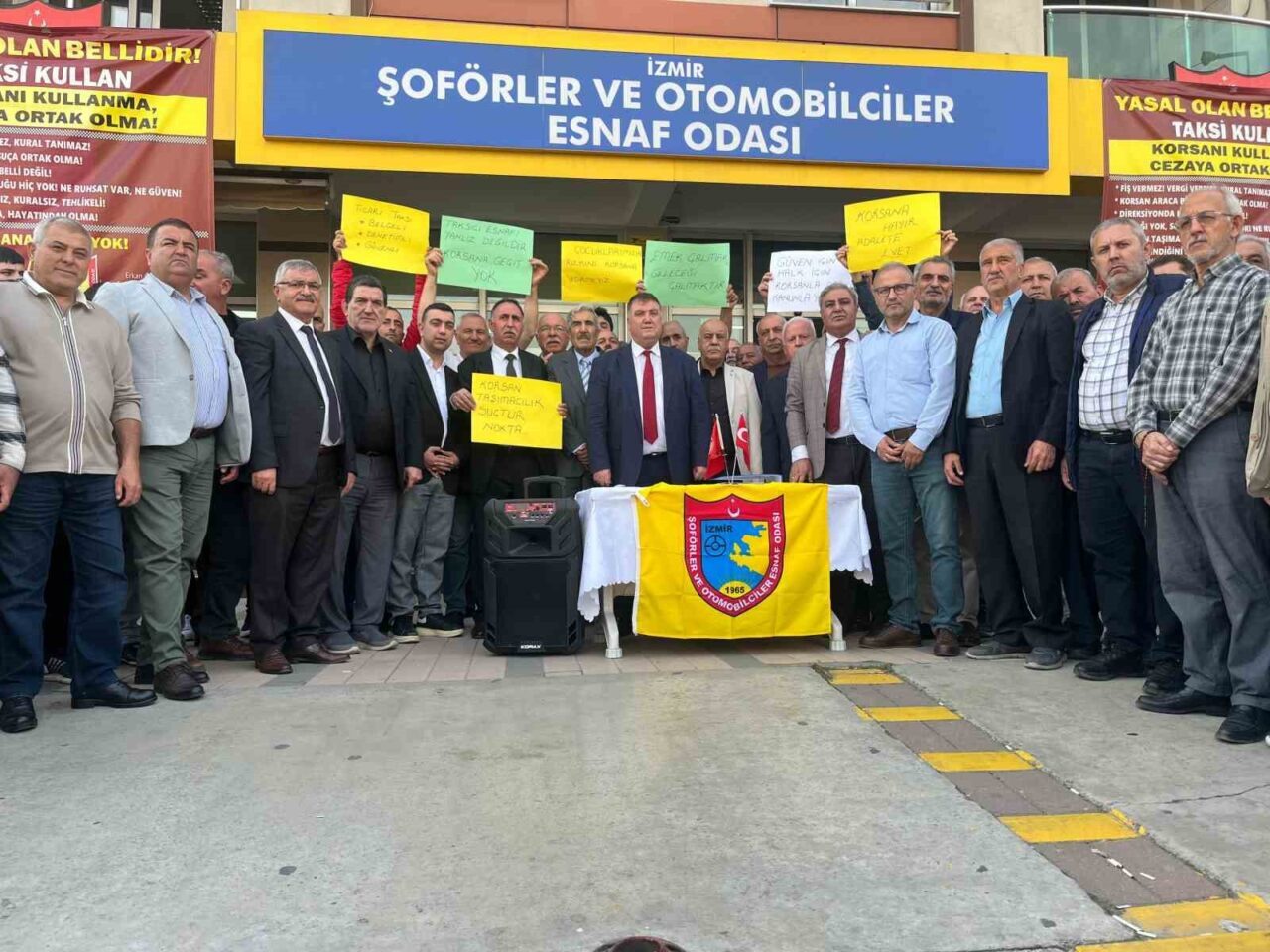 İzmir Şoförler ve Otomobilciler Esnaf Odası, korsan taşımacılığa karşı çıkmak