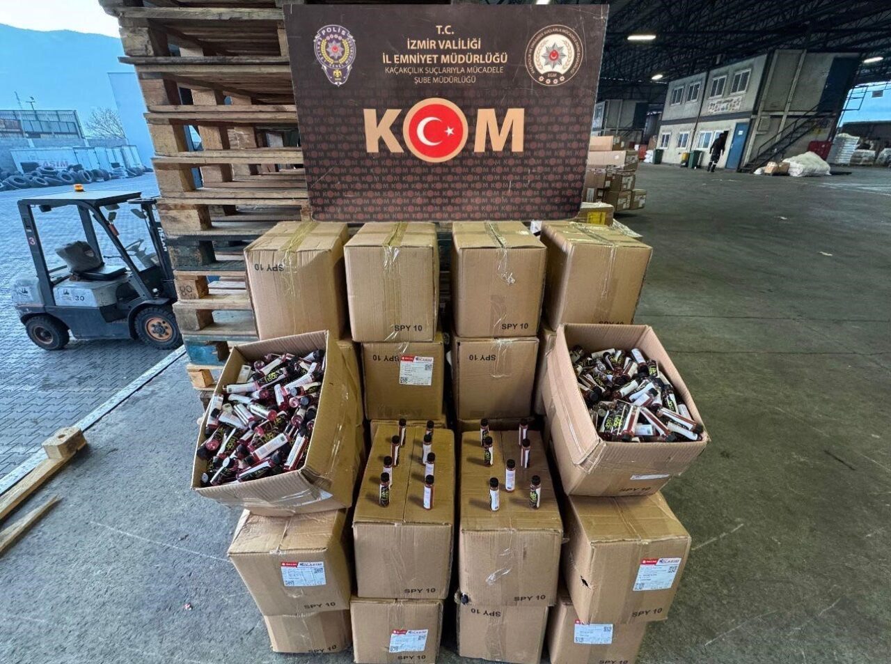 İzmir, İstanbul ve Bursa'da düzenlenen operasyonda, 15 milyon TL değerinde