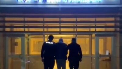 İzmir'in Buca ilçesinde, hırsızlık suçundan 34 yıl hapis cezasıyla aranan