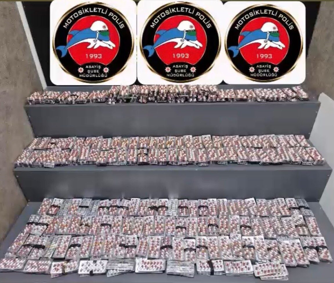 İzmir’de Motorlu Polis Timleri Tarafından Gerçekleştirilen Denetimlerde 167 Kişi Hakkında İşlem Yapıldı, 112 Aranan Şahıs Yakalandı