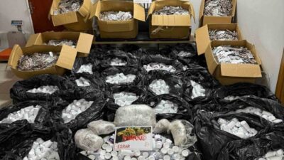 İzmir'in Buca ilçesinde yapılan operasyonda, 550 bin 32 sentetik ecza