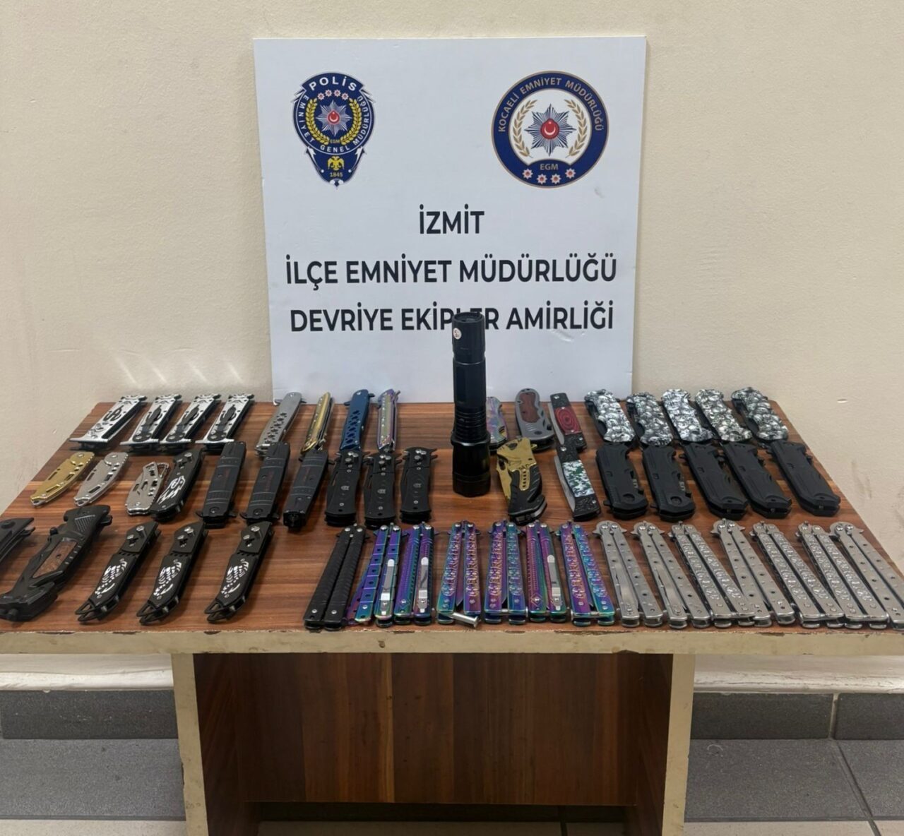 Kocaeli’nin İzmit ilçesinde polis, A.Ö. ve G.A.V. adlı iki çocuğun