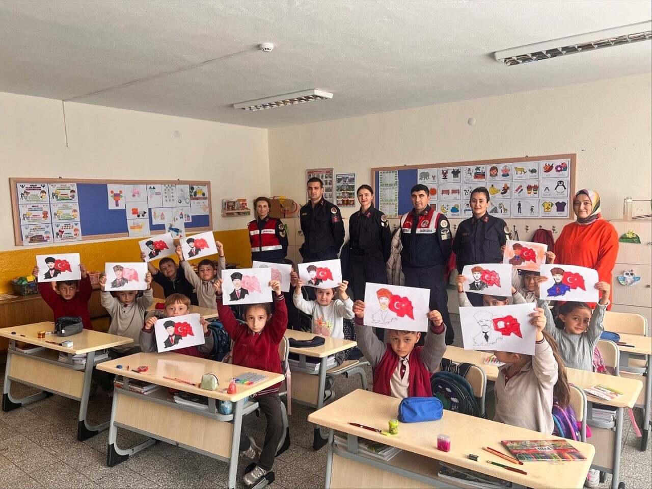 Bilecik İl Jandarma Komutanlığı, "Bilinçli toplum, güvenli gelecek" projesi çerçevesinde