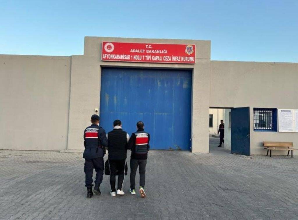 Afyonkarahisar’da Jandarma’nın Torbacılara Yönelik Operasyonunda Bir Kişi Tutuklandı, Çok Sayıda Uyuşturucu Madde Ele Geçirildi