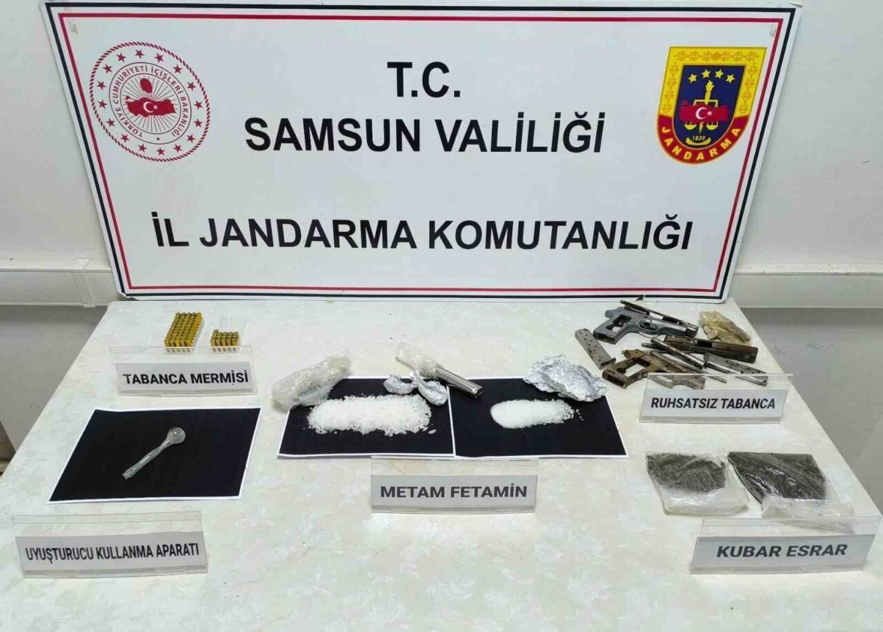 Samsun'un Çarşamba ilçesinde jandarma, uyuşturucuyla mücadele kapsamında düzenlediği operasyonda 1