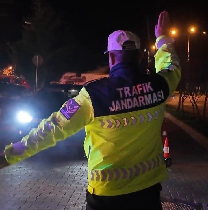 Tekirdağ'ın Marmaraereğlisi ilçesinde jandarma ekipleri, alkol ve motosiklet denetimlerini artırdı.