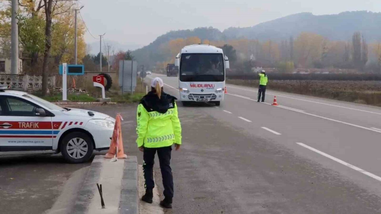 Bolu İl Jandarma Komutanlığı Trafik Şube Müdürlüğü, yolcu otobüslerinde sivil