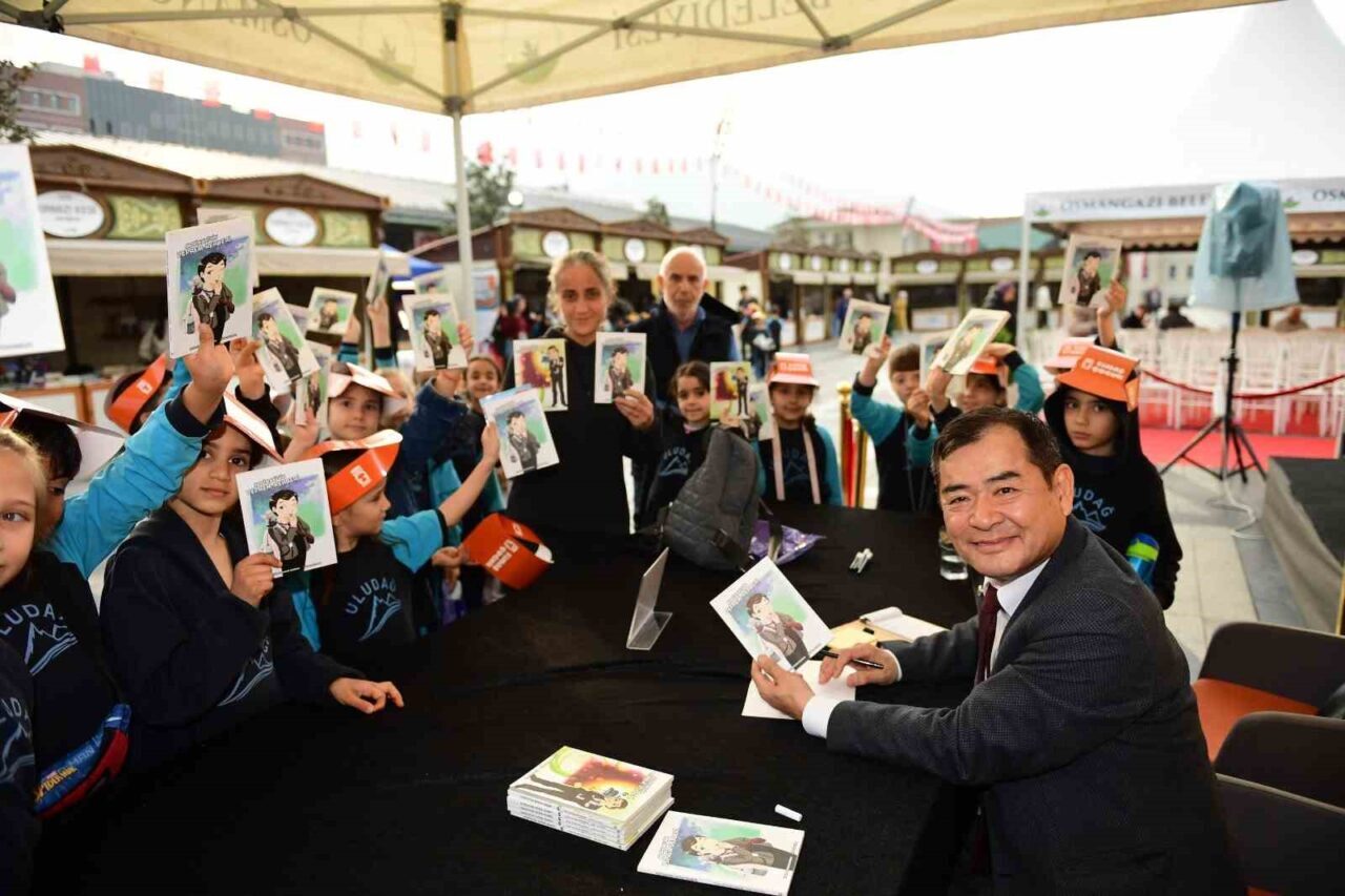 Osmangazi Kitap Fuarı'na katılan Japon Deprem Uzmanı Moriwaki Yoshinori, deprem