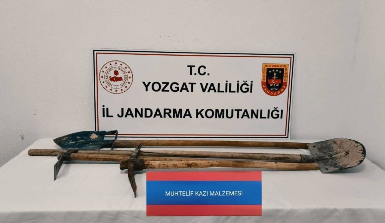Yozgat’ın Akdağmadeni ilçesinde jandarma, kaçak kazı yaparken Ö.E. ve R.K.'yı