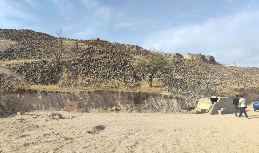 Nevşehir’de Kaçak Kazı Yaparken Yakalanan İki Şüpheli, Eski Yeraltı Şehrinin Gün Yüzüne Çıkmasına Engel Olamadı Nevşehir'de yapılan bir operasyonda izinsiz kazı yapan M.P. ve H.P.