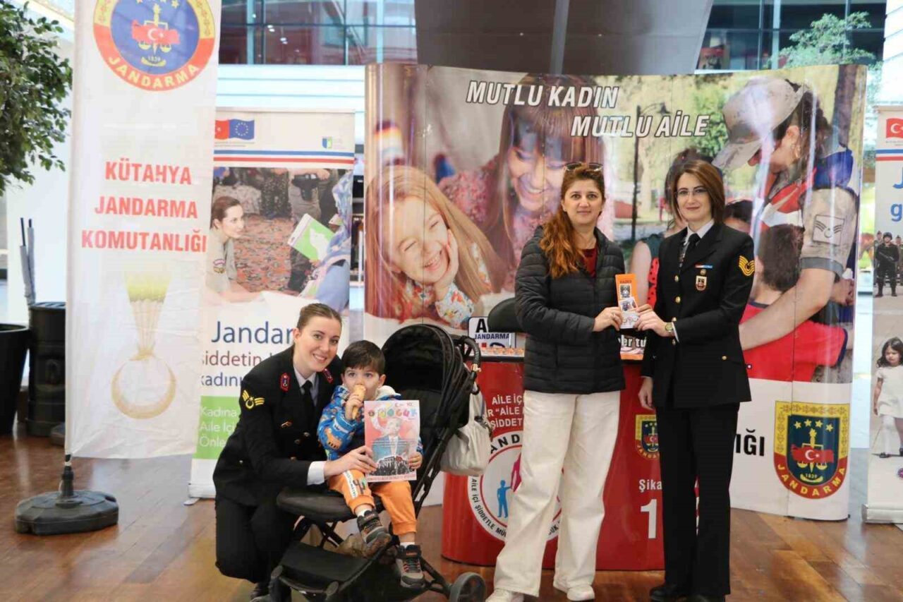 Kütahya’da Kadın Acil Destek Uygulaması (KADES) Eğitimi ve Bilgilendirme Etkinliği Gerçekleştirildi