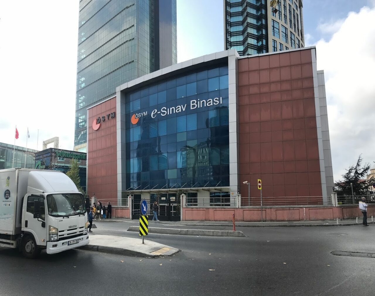 ÖSYM, Elektronik Sınav Sistemini Yaygınlaştırarak Geleceğin Sınav Uygulamalarına Adım Atıyor