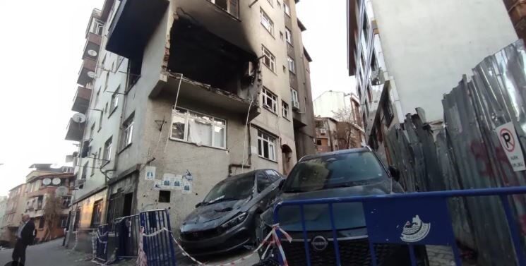 Kağıthane’de Doğal Gaz Patlaması: 1 Yaralı, Sakinler Otellere Yerleştirildi İstanbul Kağıthane'de bir apartmanda meydana gelen doğal gaz patlamasında 1